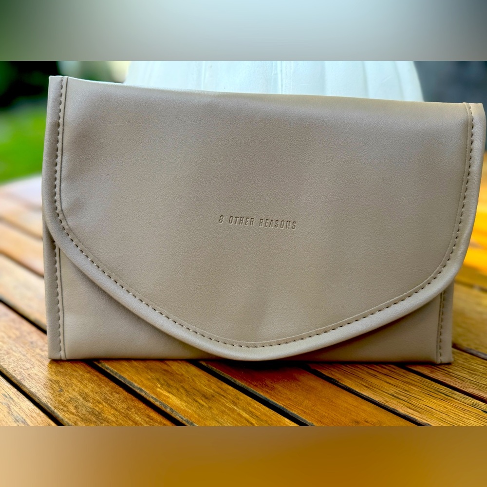 New In Package 8 Other Reasons Beige Jewelry Travel Bag